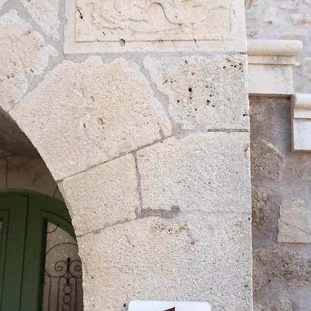 Διαμέρισμα Dervisia Stonehouse 1 Λαζαράτα