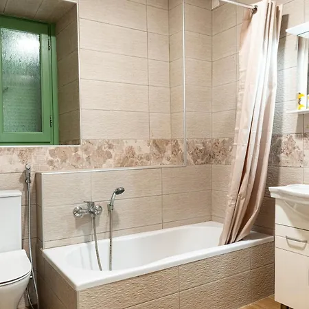 Dervisia Stonehouse 1 *